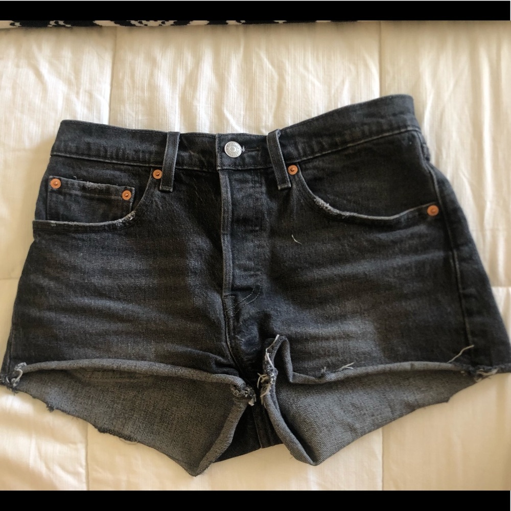 Levis 501 shorts size 26